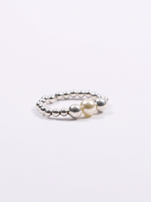 Anillo de bolitas