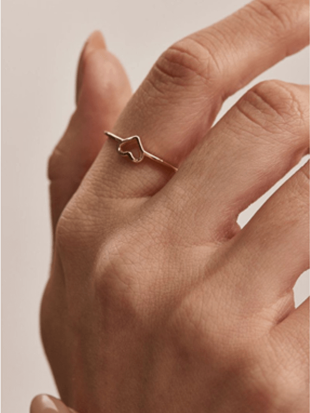 Anillo de oro 18k con corazón