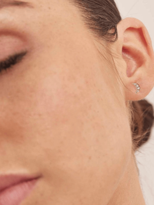 Aros de oro 18k luna con circonitas